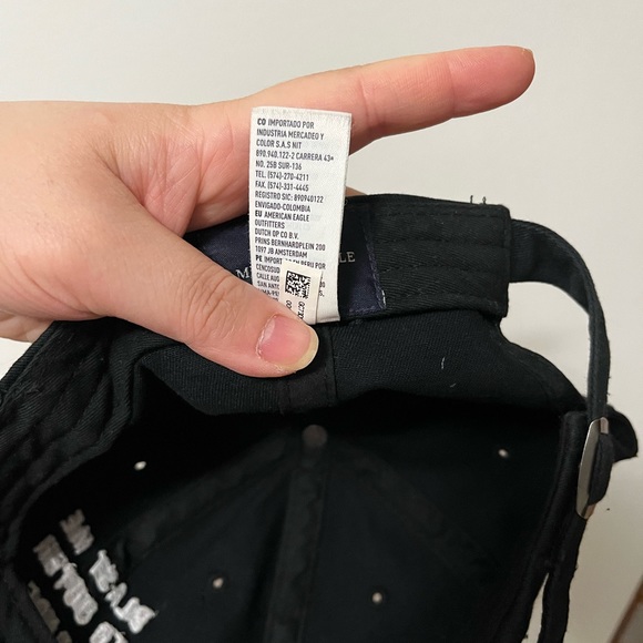 black cap - Picture 4 of 5